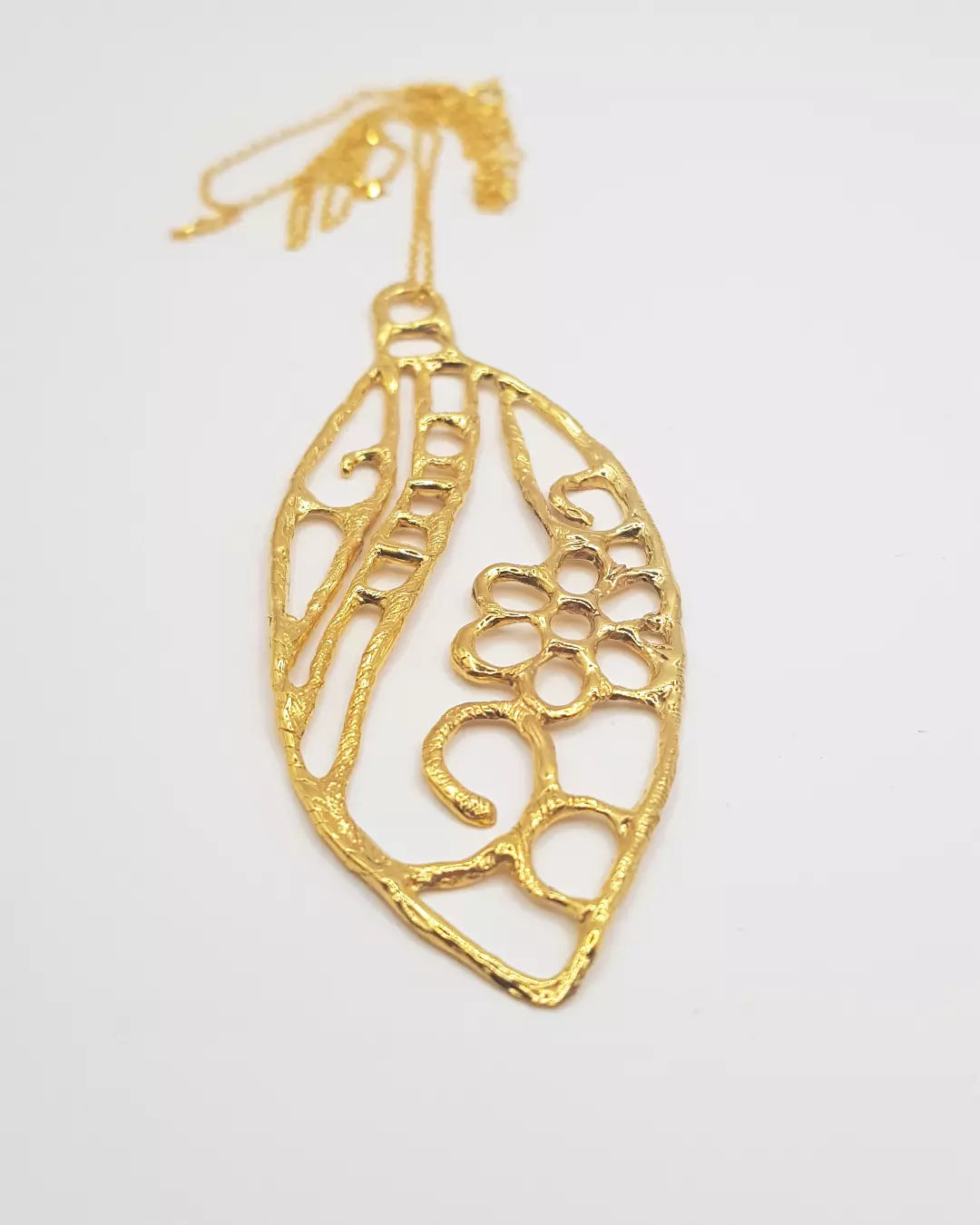 el yapımı damla kolye - dantel desenli altın kaplama gümüş takı