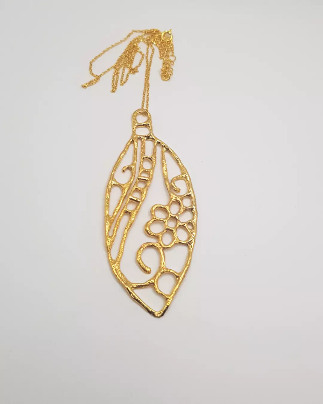 el yapımı damla kolye - dantel desenli altın kaplama gümüş takı