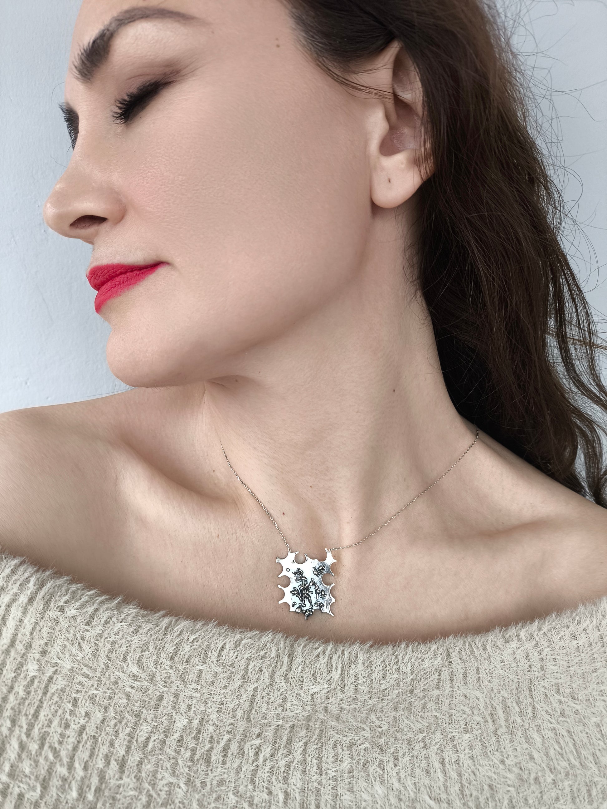 insan halleri kolye – 925 ayar gümüş, pozisyon figürlü ve puzzle formlu anlamlı tasarım