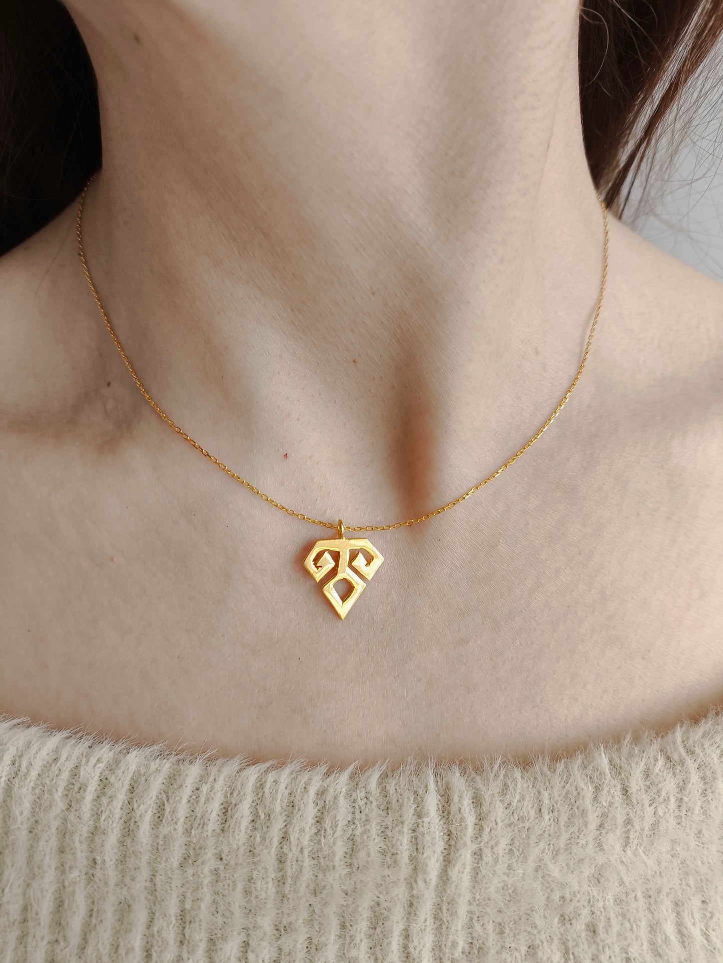 koç boynuzu kolye – bereket ve güç sembolü 22k altın kaplama