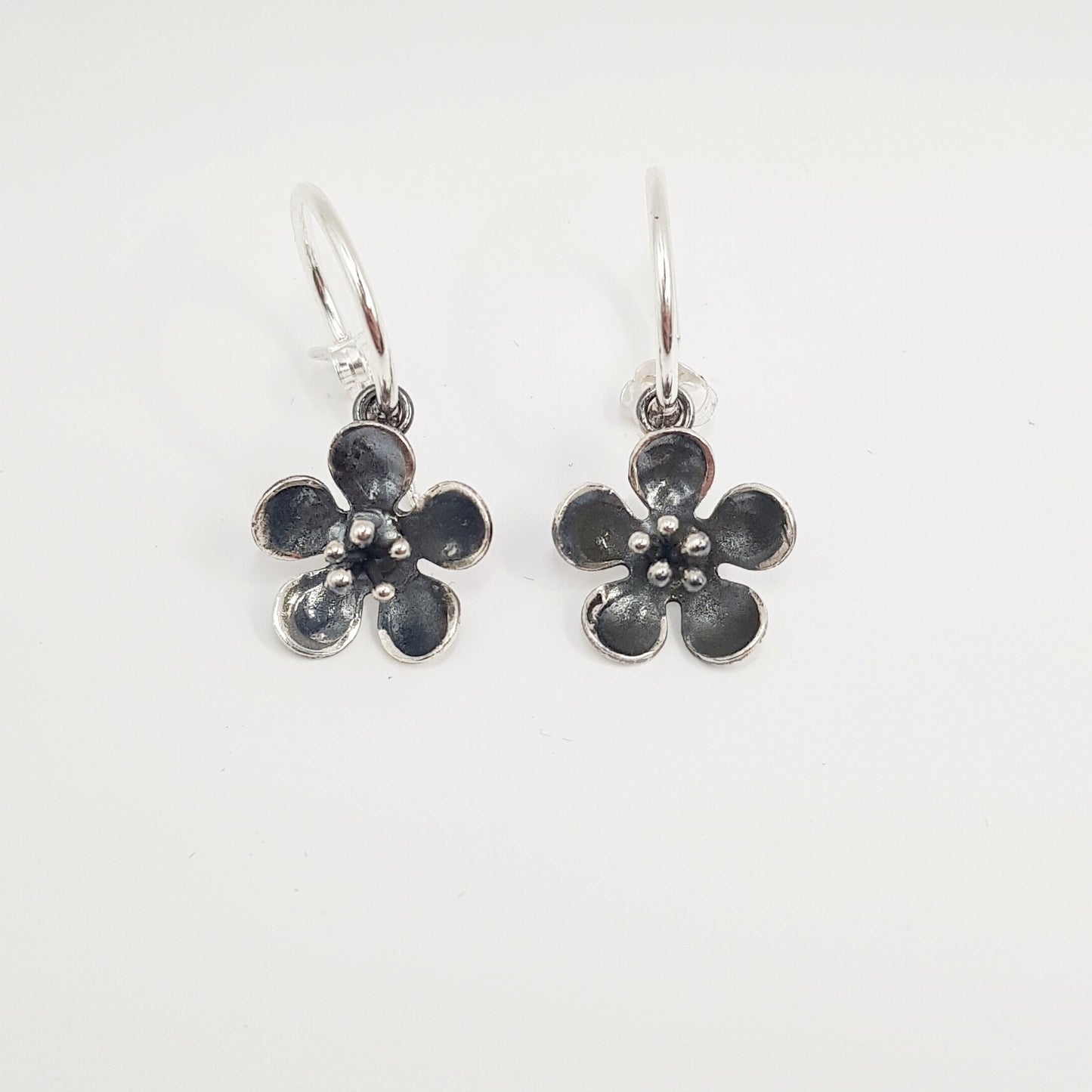 elma çiçeği küpe – zarif el yapımı 925 ayar gümüş doğa temalı kadın küpesi