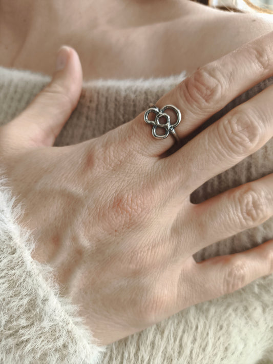 3 Yapraklı Ajurlu Çiçek Yüzük II