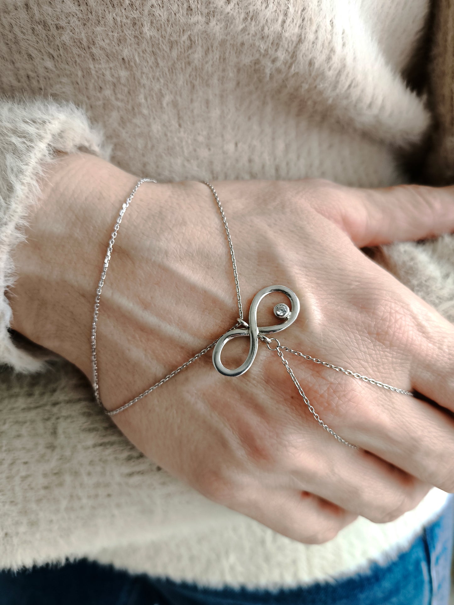 sonsuzluk şahmeran – 925 ayar gümüş zirkon taşlı anlamlı bileklik tasarımı