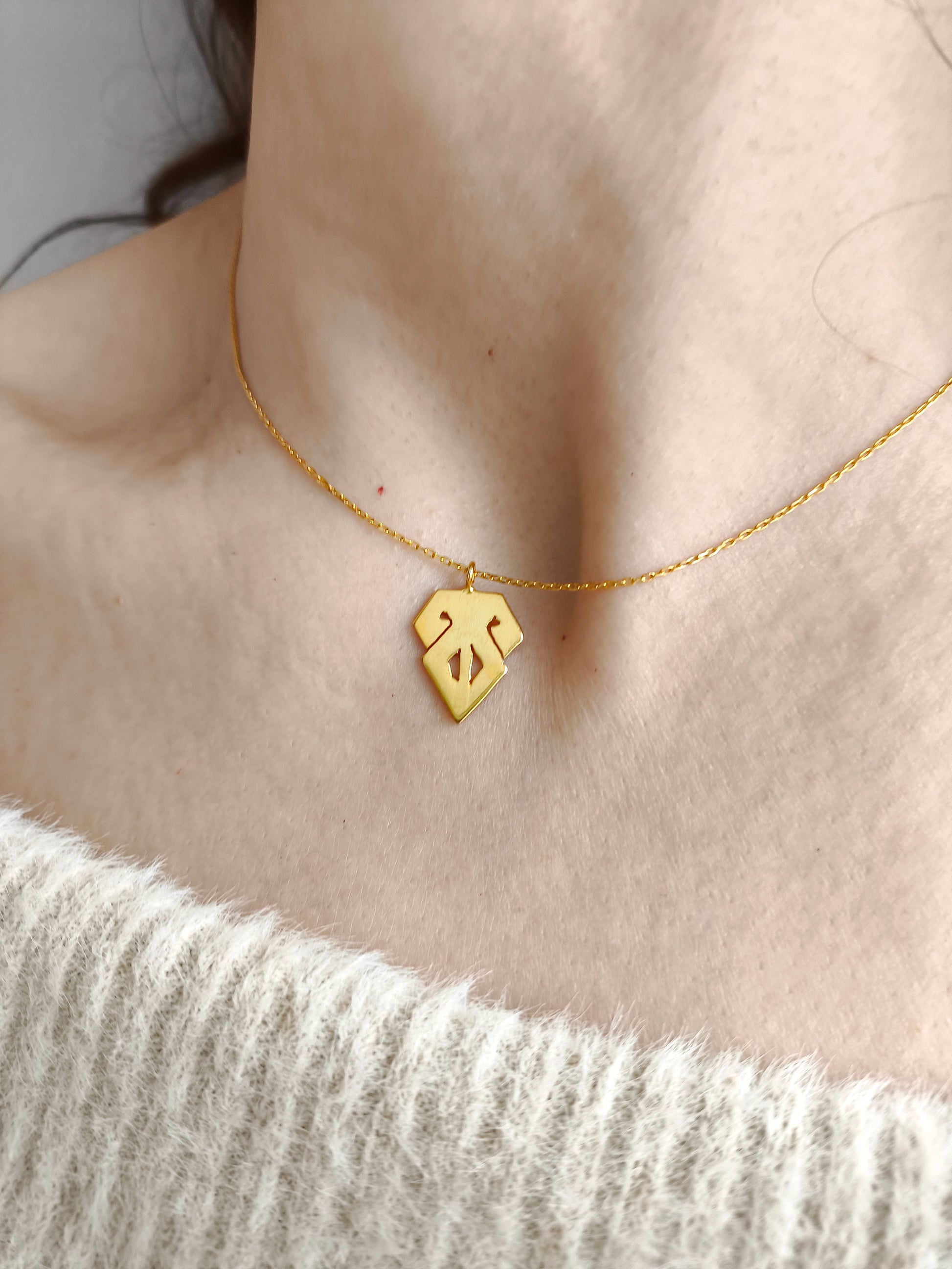 koç boynuzu kolye – zarif altın kaplama bereket sembolü