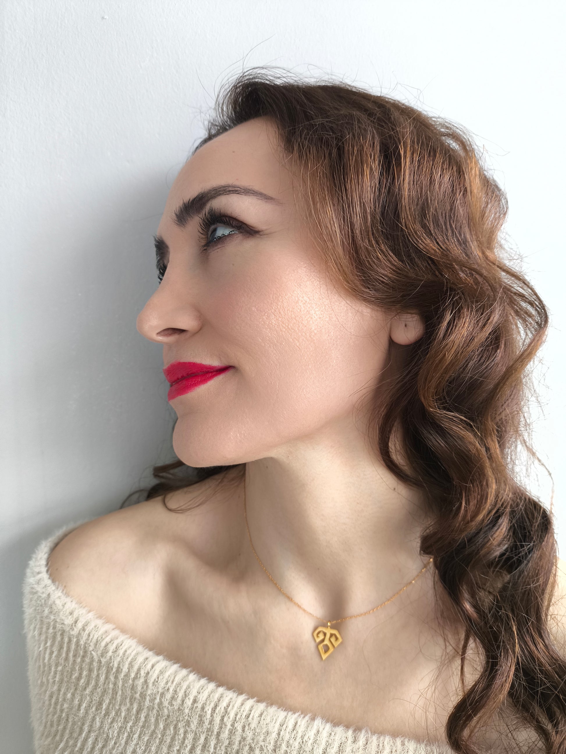 koç boynuzu kolye – bereket ve güç sembolü 22k altın kaplama