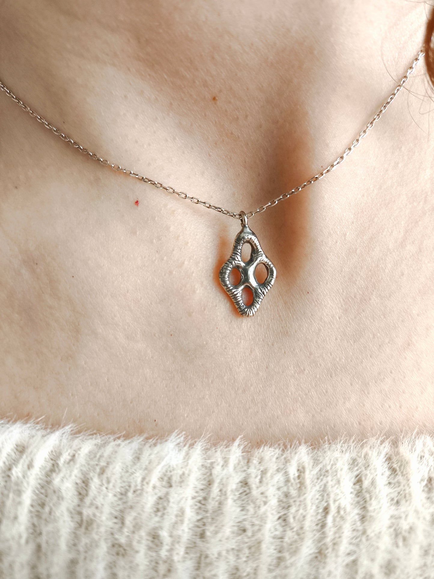 cami cam desen kolye – yeni cami pencere desenli 925 ayar gümüş mimari takı