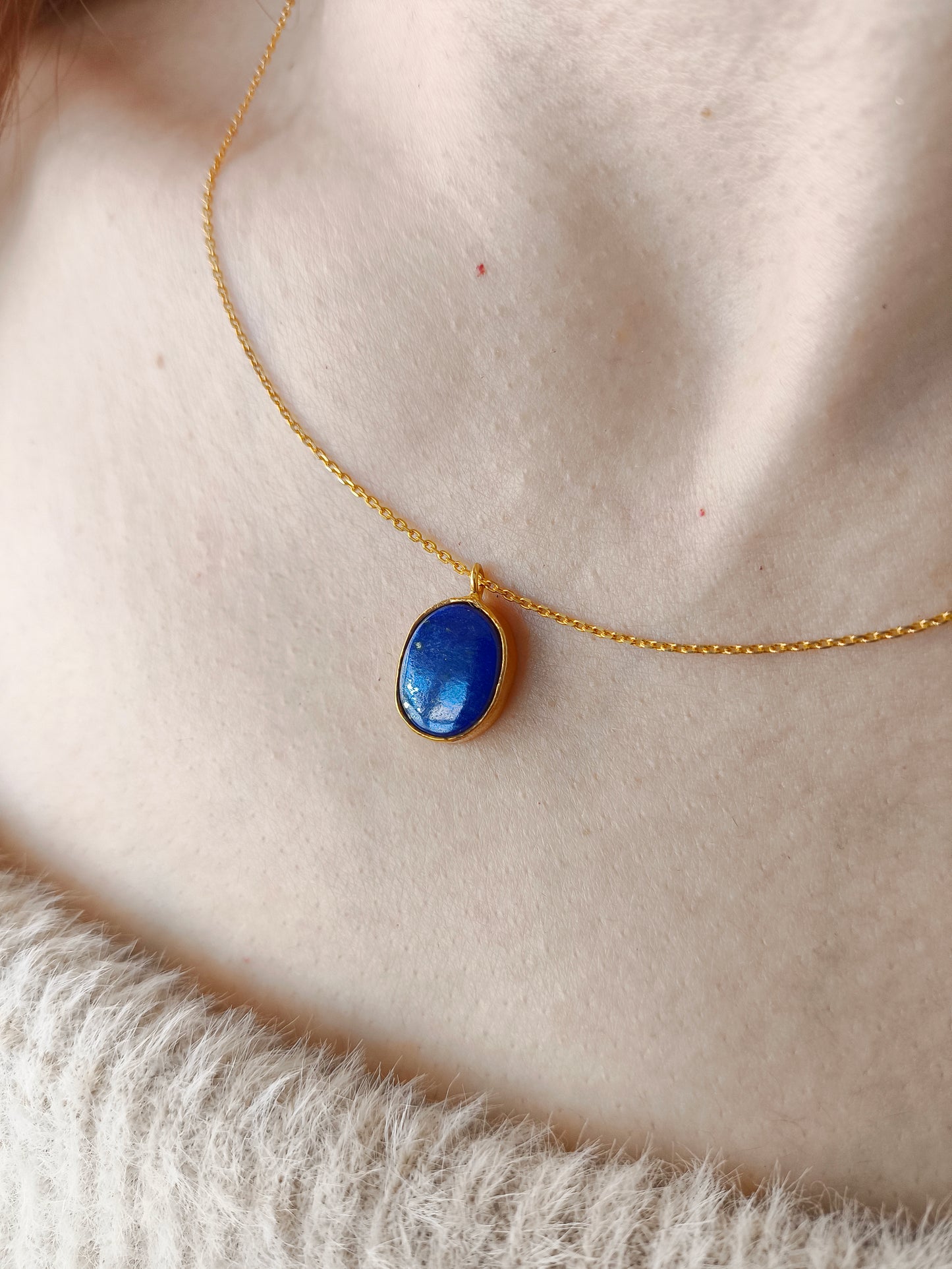 Mavinin Gizemi Kolye