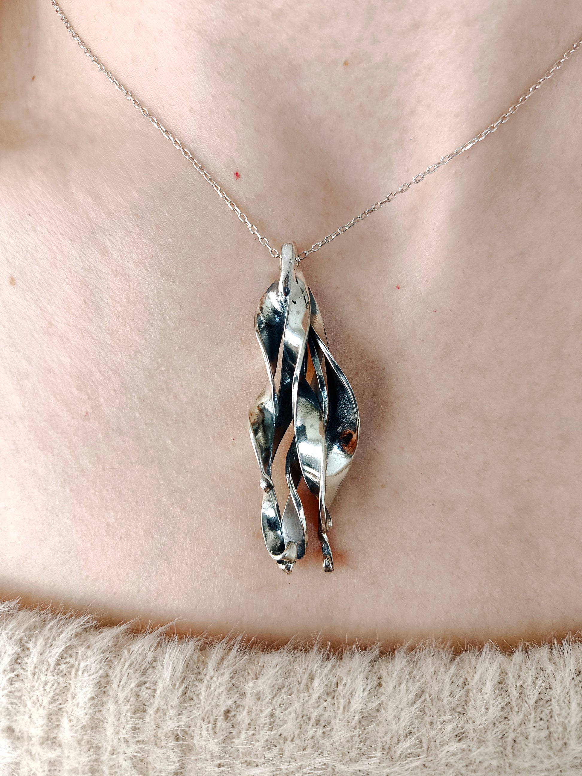 pembe kaktüs yaprak kolye – doğadan esinlenen 925 ayar gümüş zarif takı