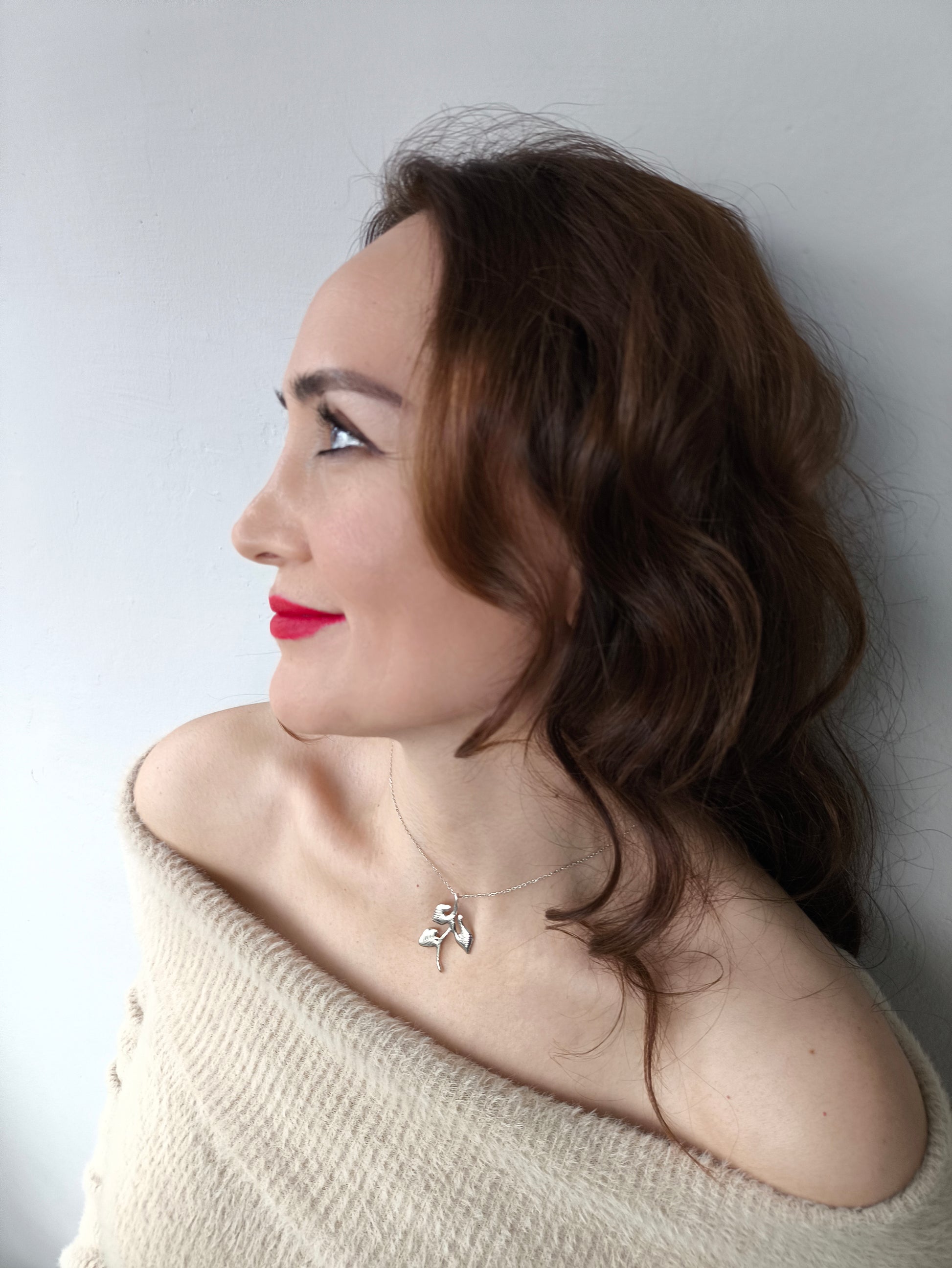 sarmaşık kolye – çoban değneği formunda doğadan ilham alan 925 ayar gümüş tasarım