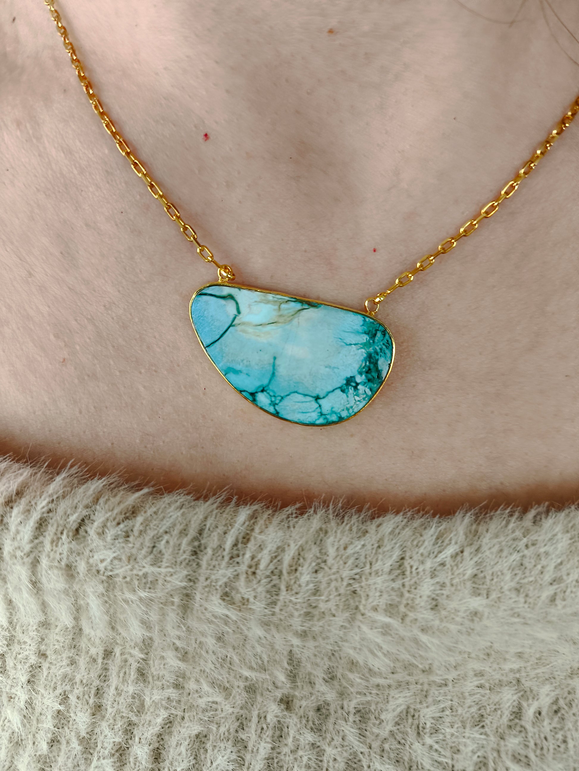 turkuaz taşlı 925 ayar gümüş kolye – altın kaplama doğal taşlı takı – rahatlatıcı enerji taşı kolye