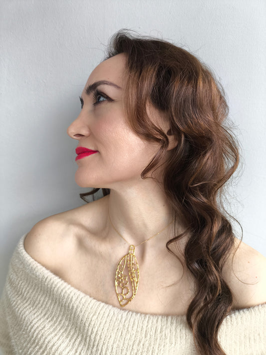 el yapımı damla kolye - dantel desenli altın kaplama gümüş takı