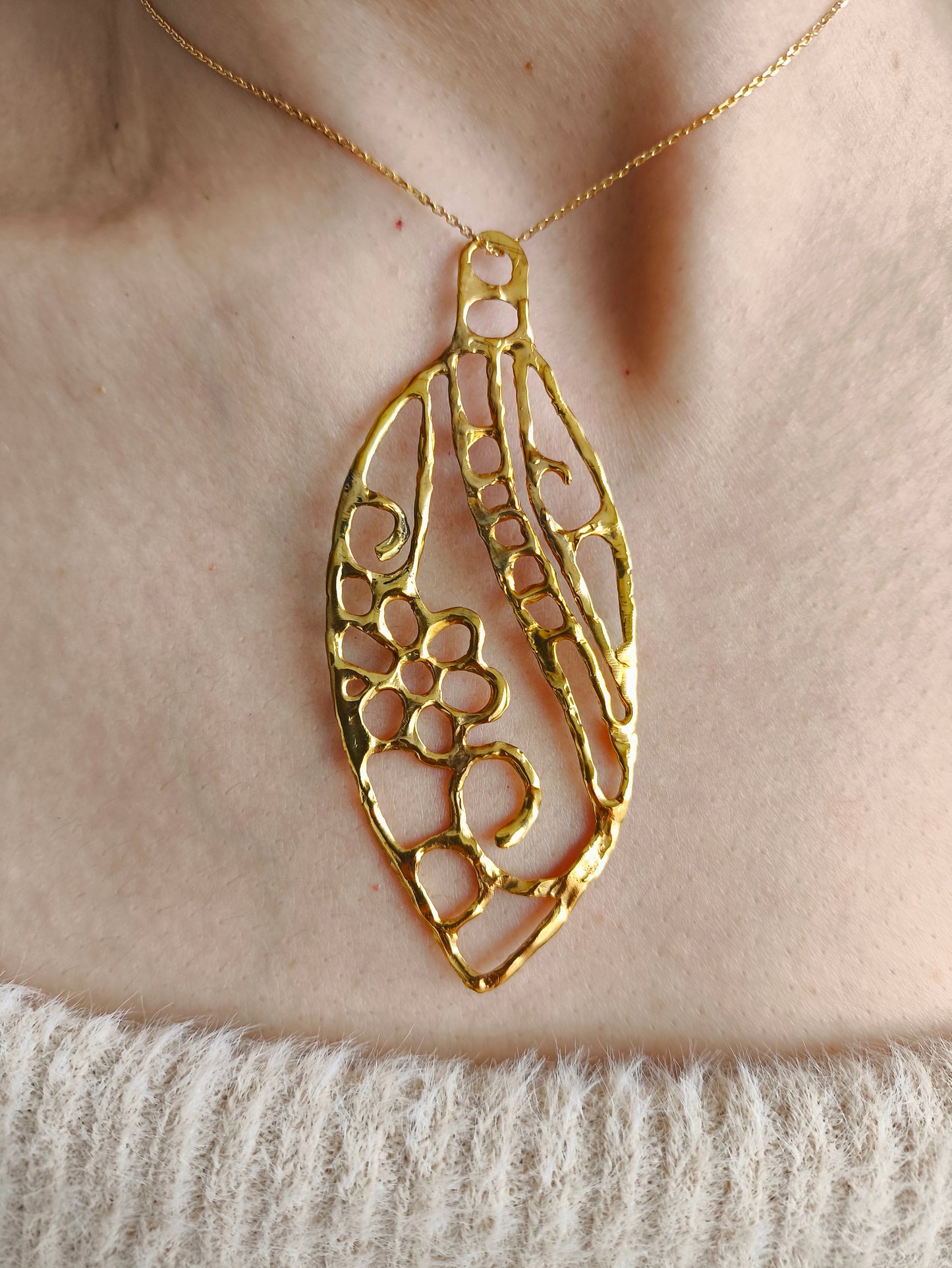 el yapımı damla kolye - dantel desenli altın kaplama gümüş takı