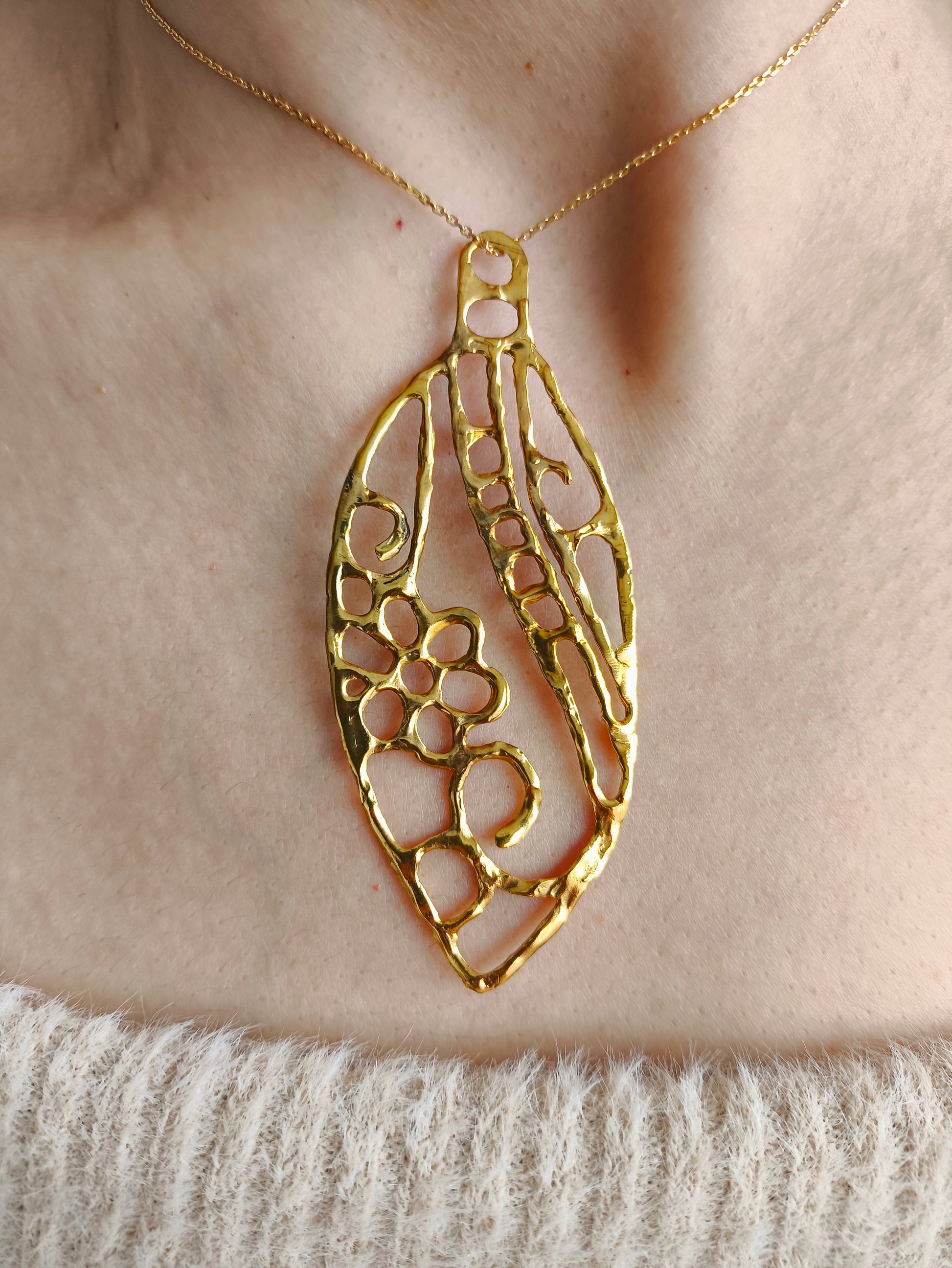 el yapımı damla kolye - dantel desenli altın kaplama gümüş takı