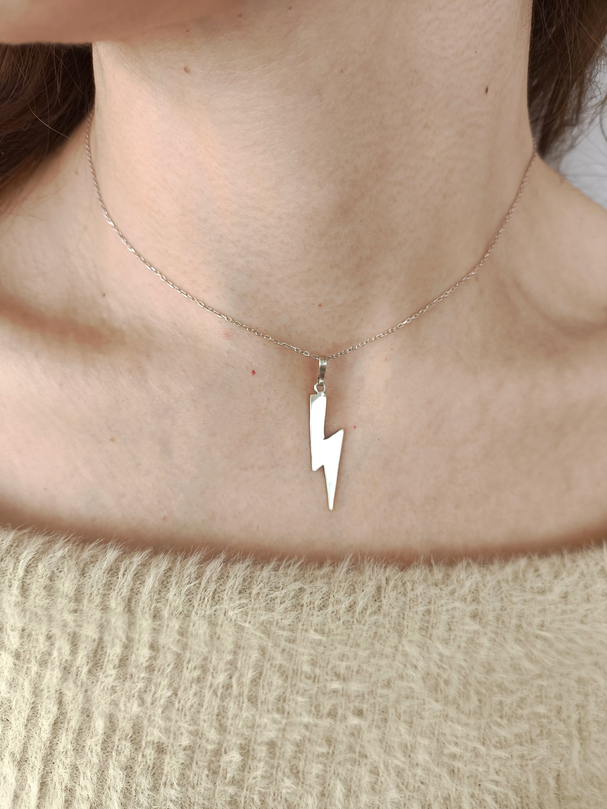 şimşek kolye – 925 ayar gümüş ilahi güç sembolü spiritüel tasarım