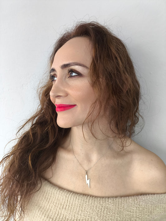 şimşek kolye – 925 ayar gümüş ilahi güç sembolü spiritüel tasarım