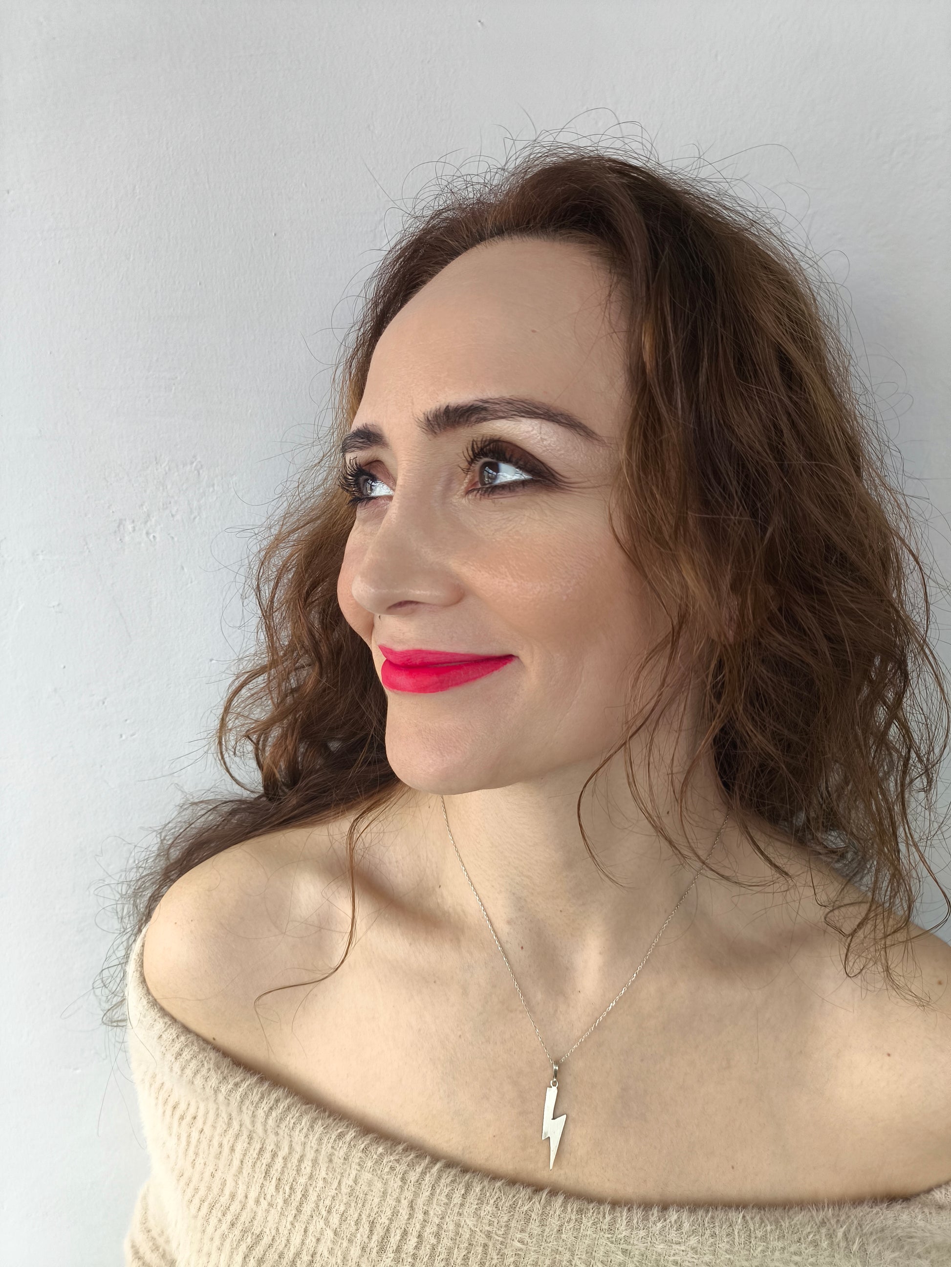 şimşek kolye – 925 ayar gümüş ilahi güç sembolü spiritüel tasarım