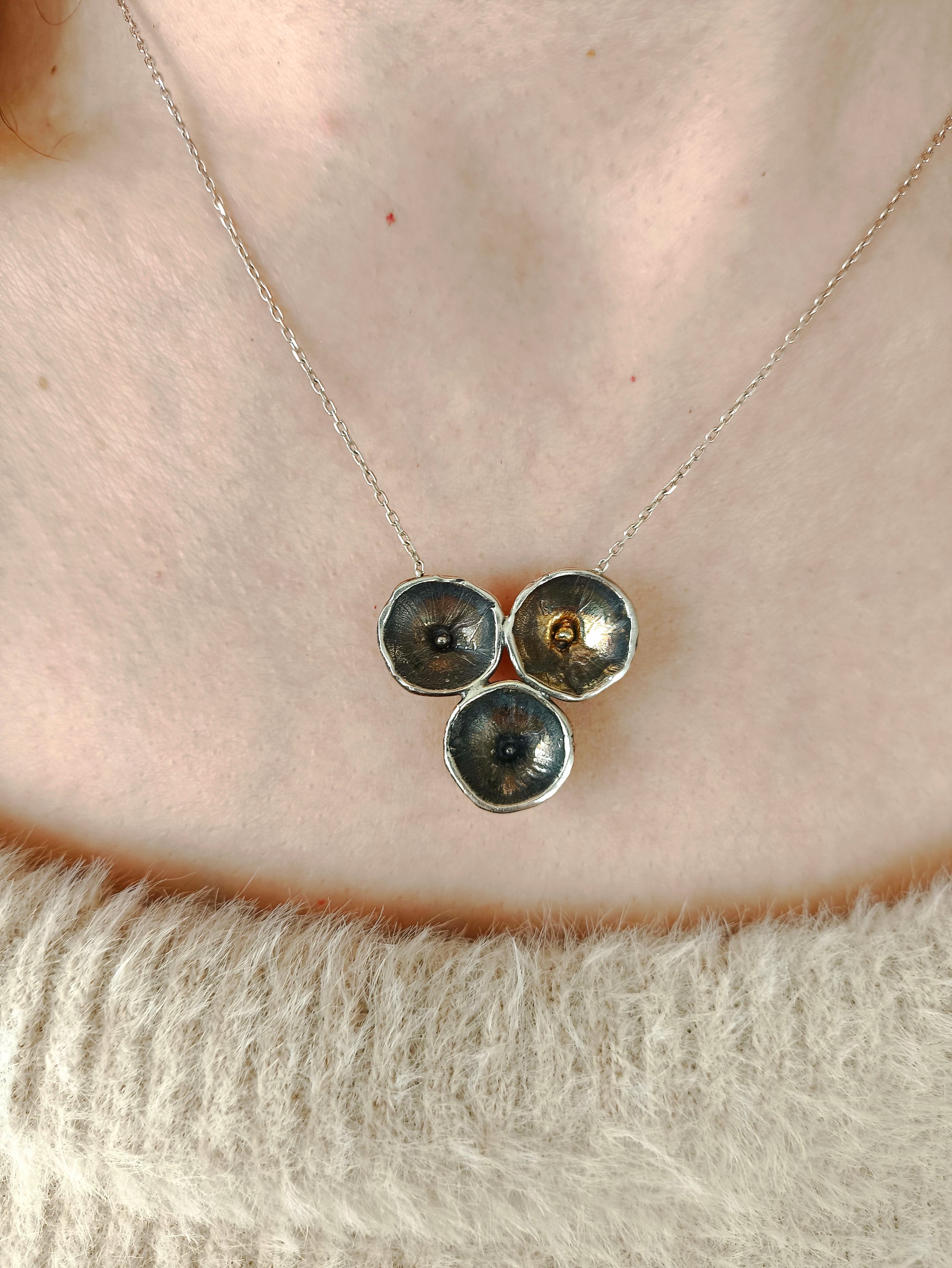 Three pod kolye lotus ilhamlı tasarım – 925 ayar çift yönlü gümüş kolye