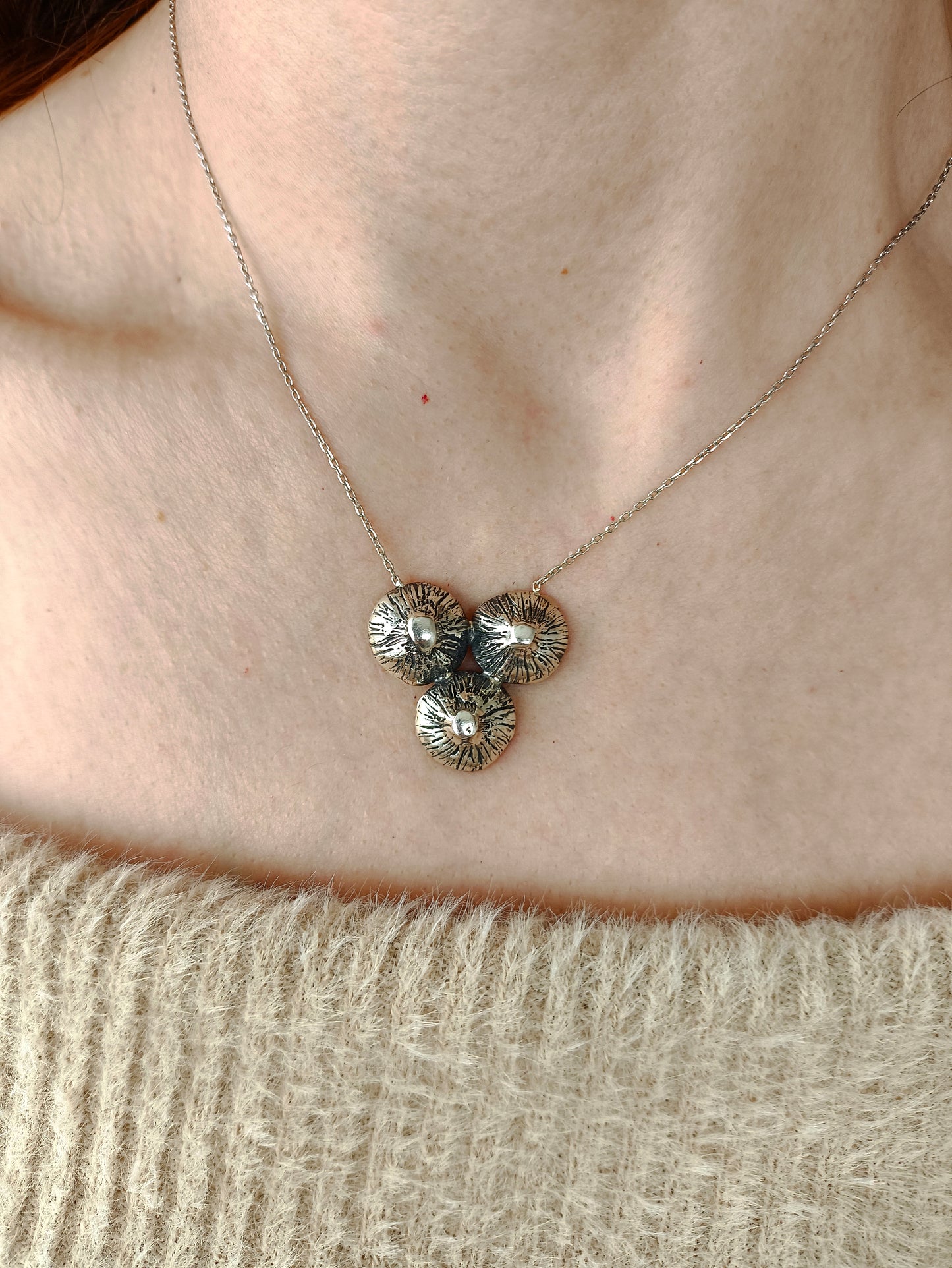 Three pod kolye lotus ilhamlı tasarım – 925 ayar çift yönlü gümüş kolye