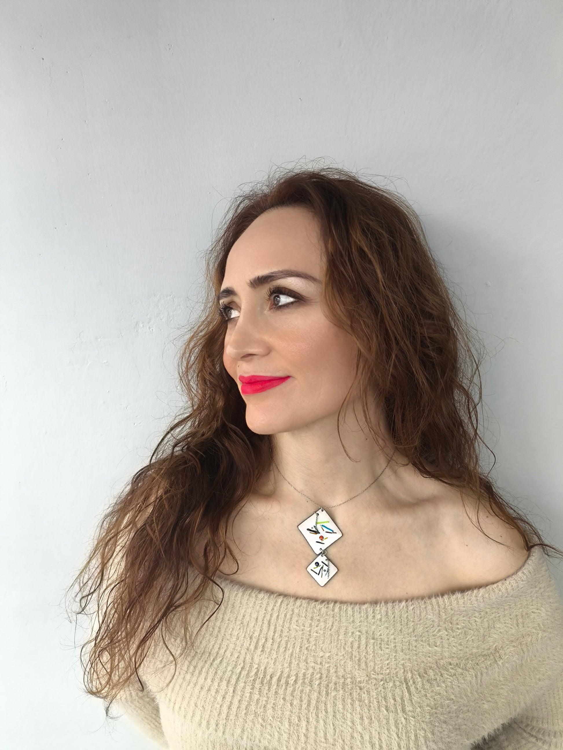 renklerin dansı kolye – sıcak fırın mine tasarım