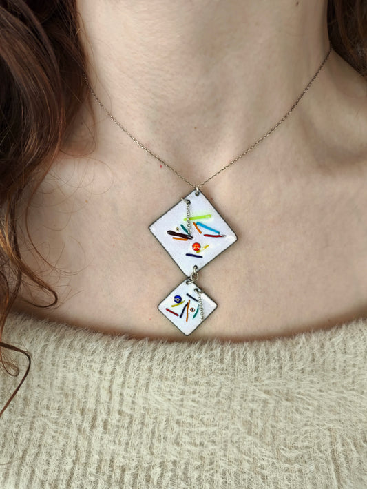 renklerin dansı kolye – sıcak fırın mine tasarım