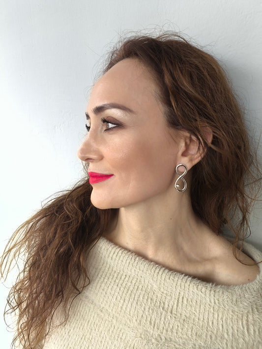 sonsuzluk küpe takımı – rodyum kaplama 925 ayar gümüş ve beyaz zirkon taşlı ruhsal takı