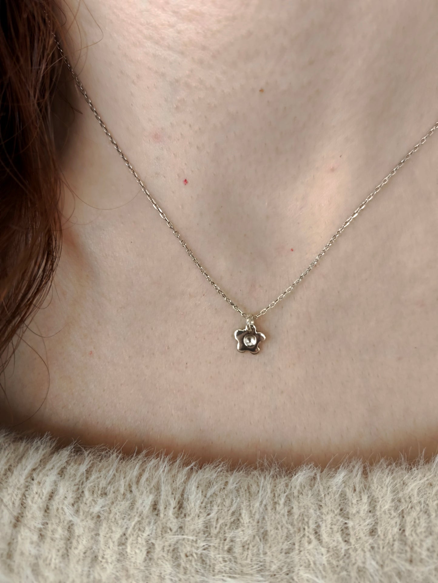 mini çiçek kolye – 925 ayar gümüş doğadan ilham alan sade takı