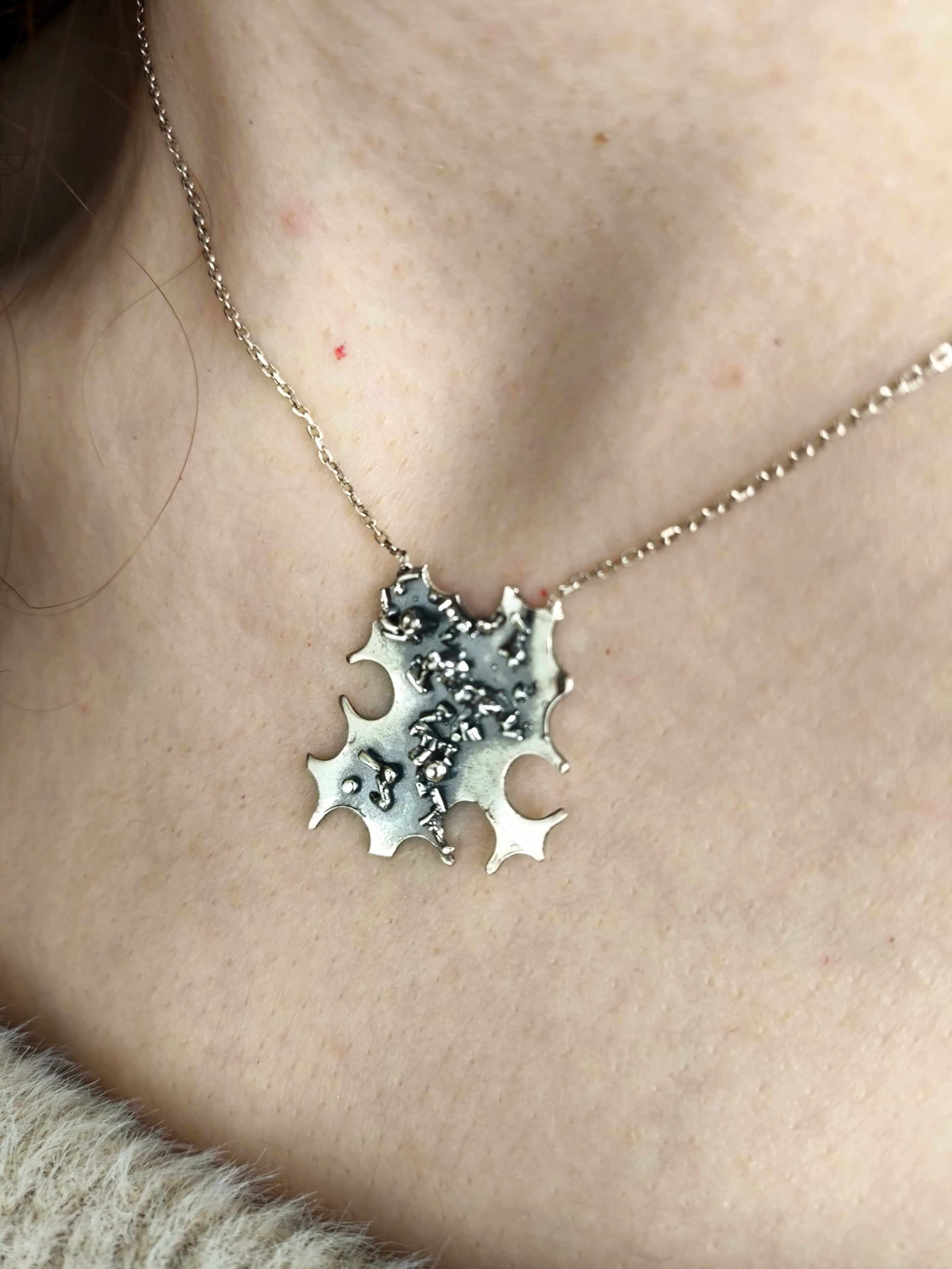 çocuk halleri kolye – 925 ayar gümüş, çocuk figürlü ve puzzle formda anlamlı tasarım takı