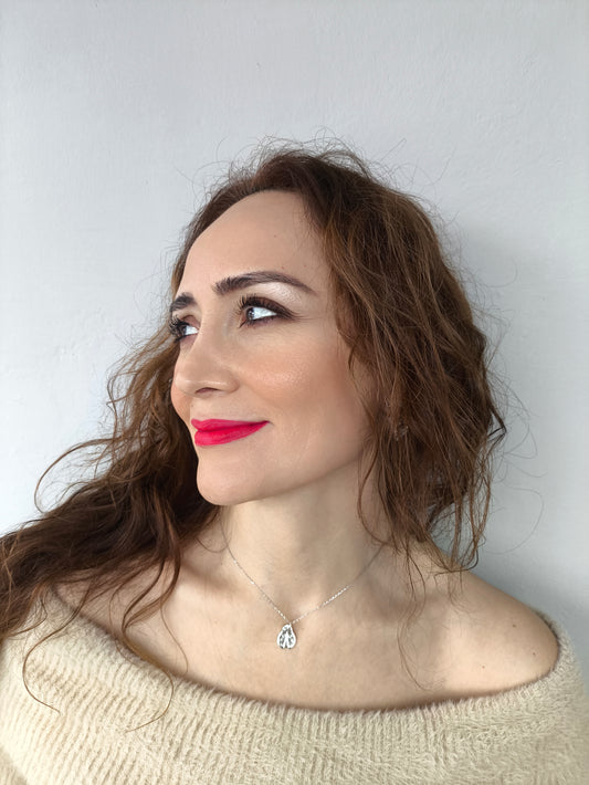 925 ayar gümüş uğur böceği kolye – çocukluk neşesi ve şans temalı takı