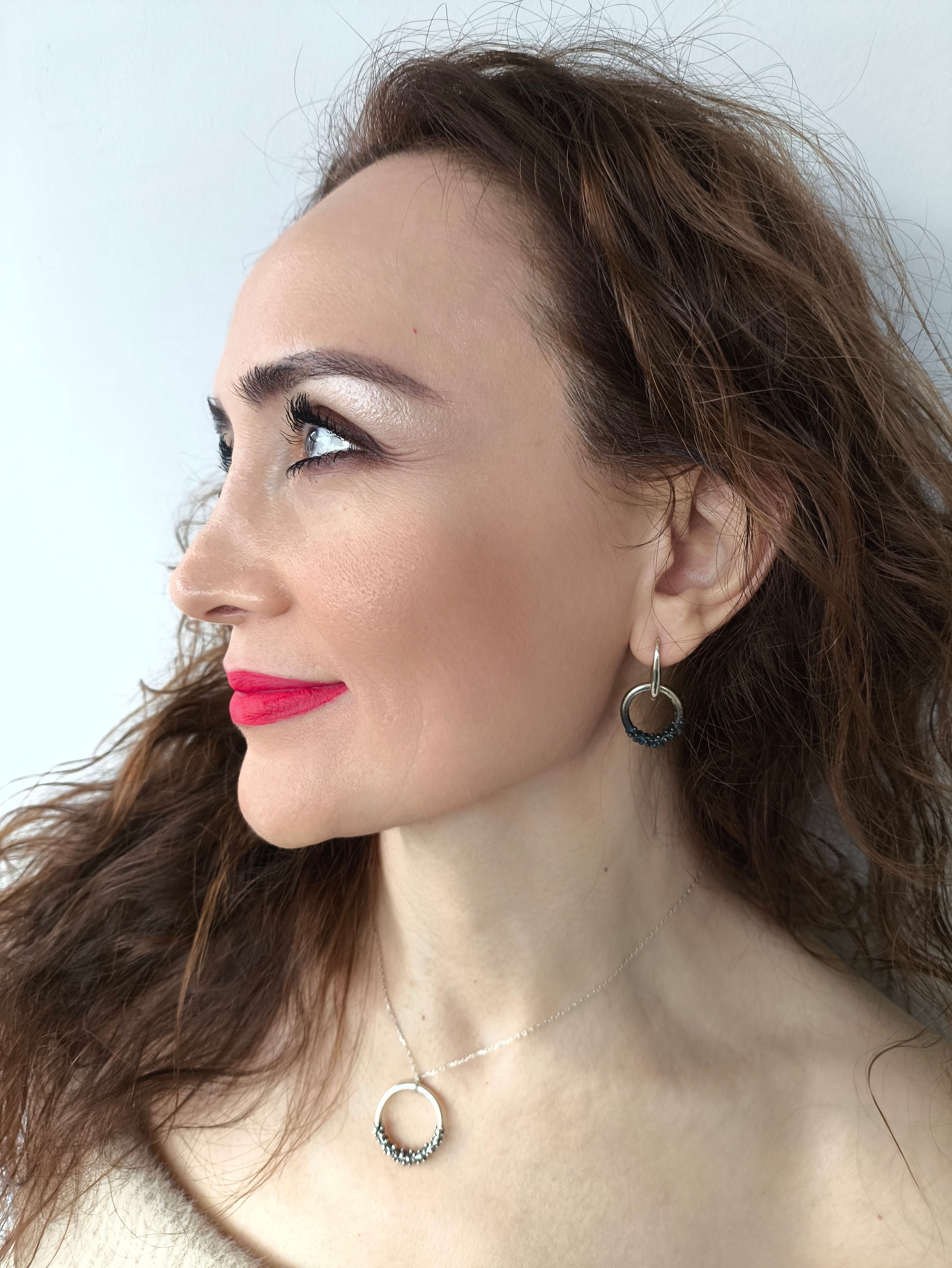 tanem kolye orta boy - sade ve zarif tasarım