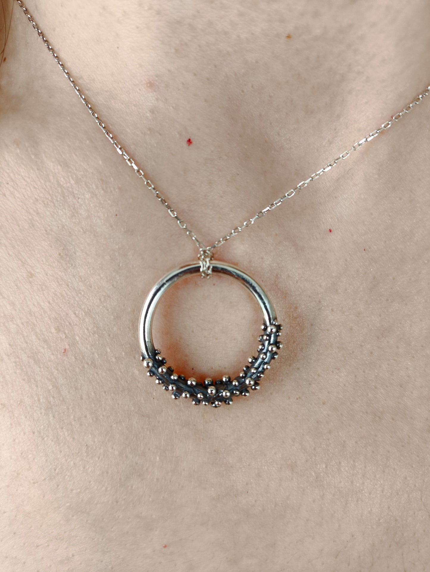 tanem kolye orta boy - sade ve zarif tasarım