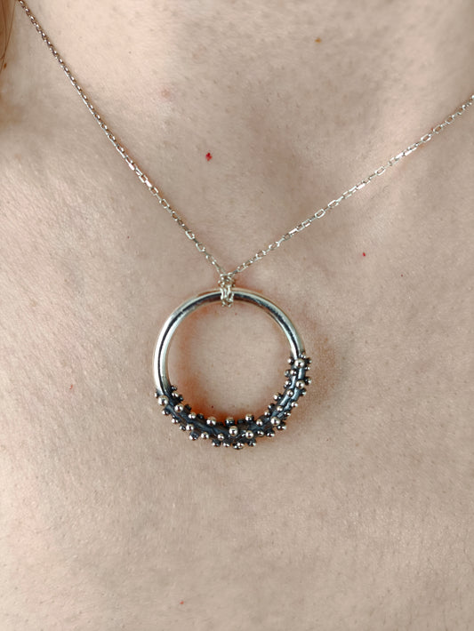 tanem kolye orta boy - sade ve zarif tasarım