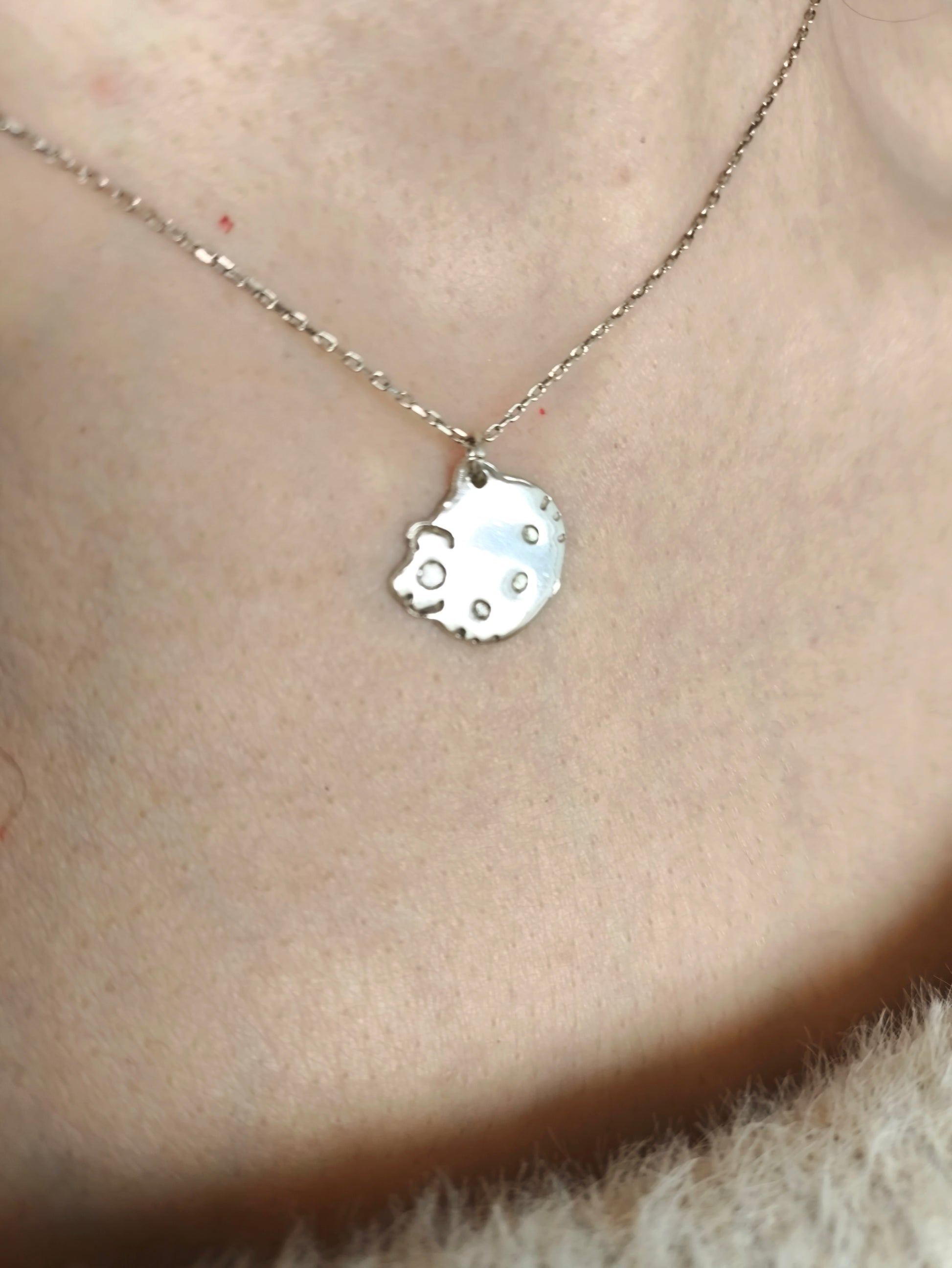 925 ayar gümüş Hello Kitty kolye – çocuklar için sevimli tasarım