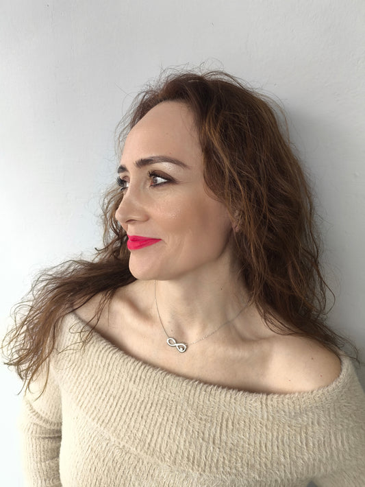 Sonsuzluk Kolye | 925 Ayar Gümüş | Rodyum Kaplama ve Zirkon Taşlı Anlamlı Tasarım