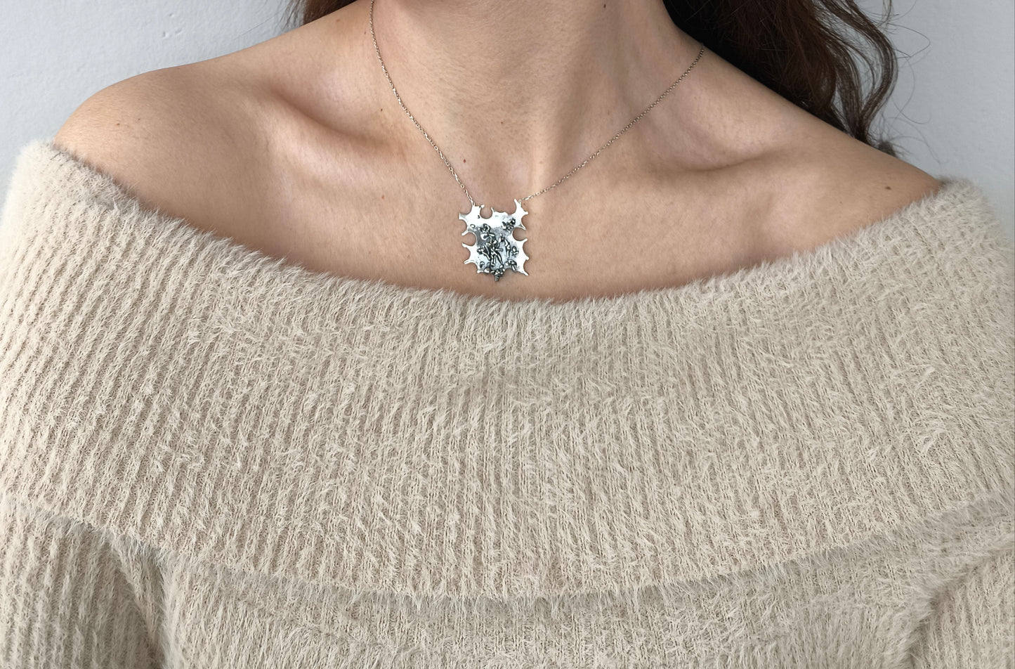 insan halleri kolye – 925 ayar gümüş, pozisyon figürlü ve puzzle formlu anlamlı tasarım