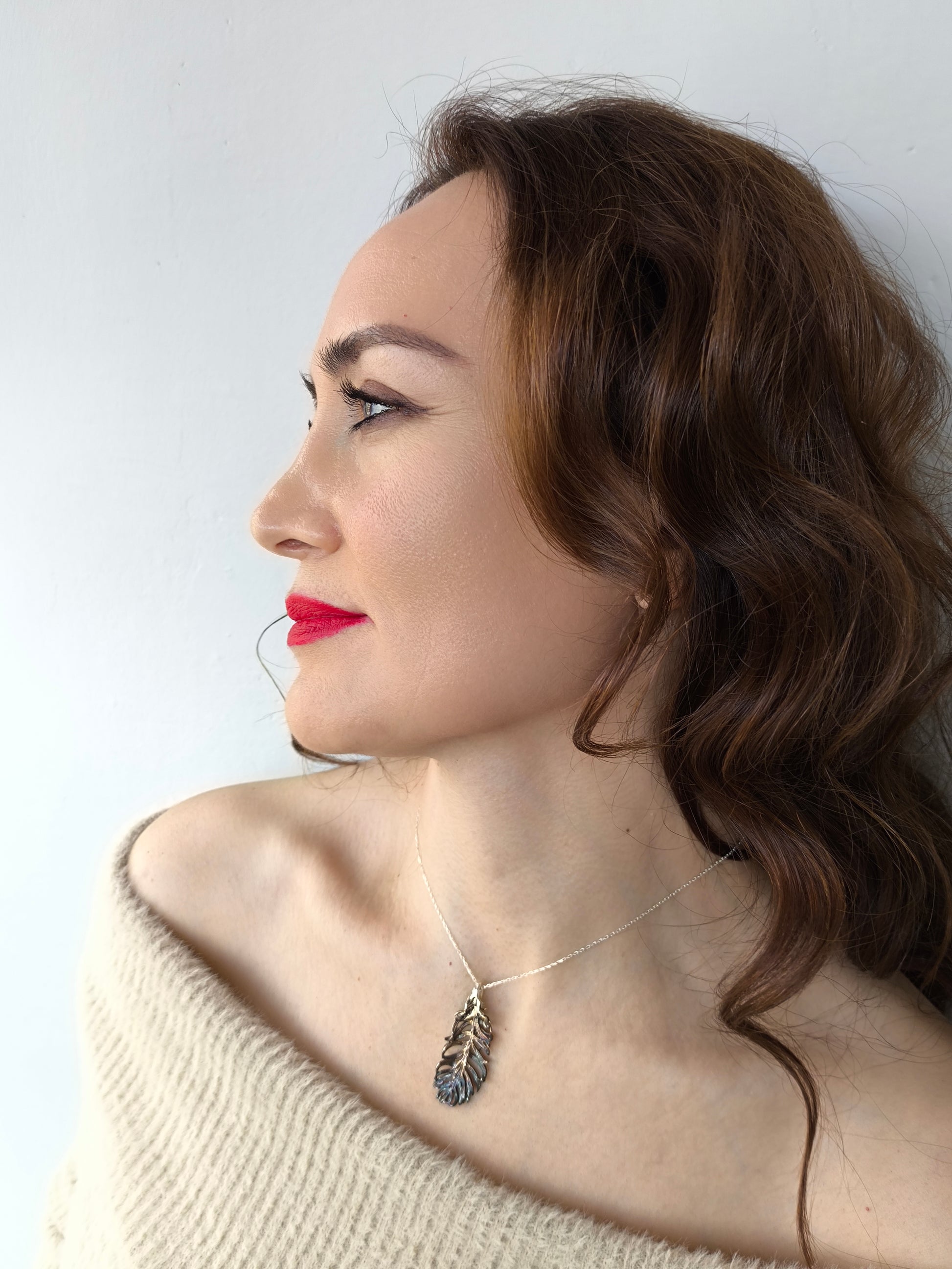 yaprak kolye – 925 ayar gümüş doğayla uyum ve topraklanma sembollü tasarım