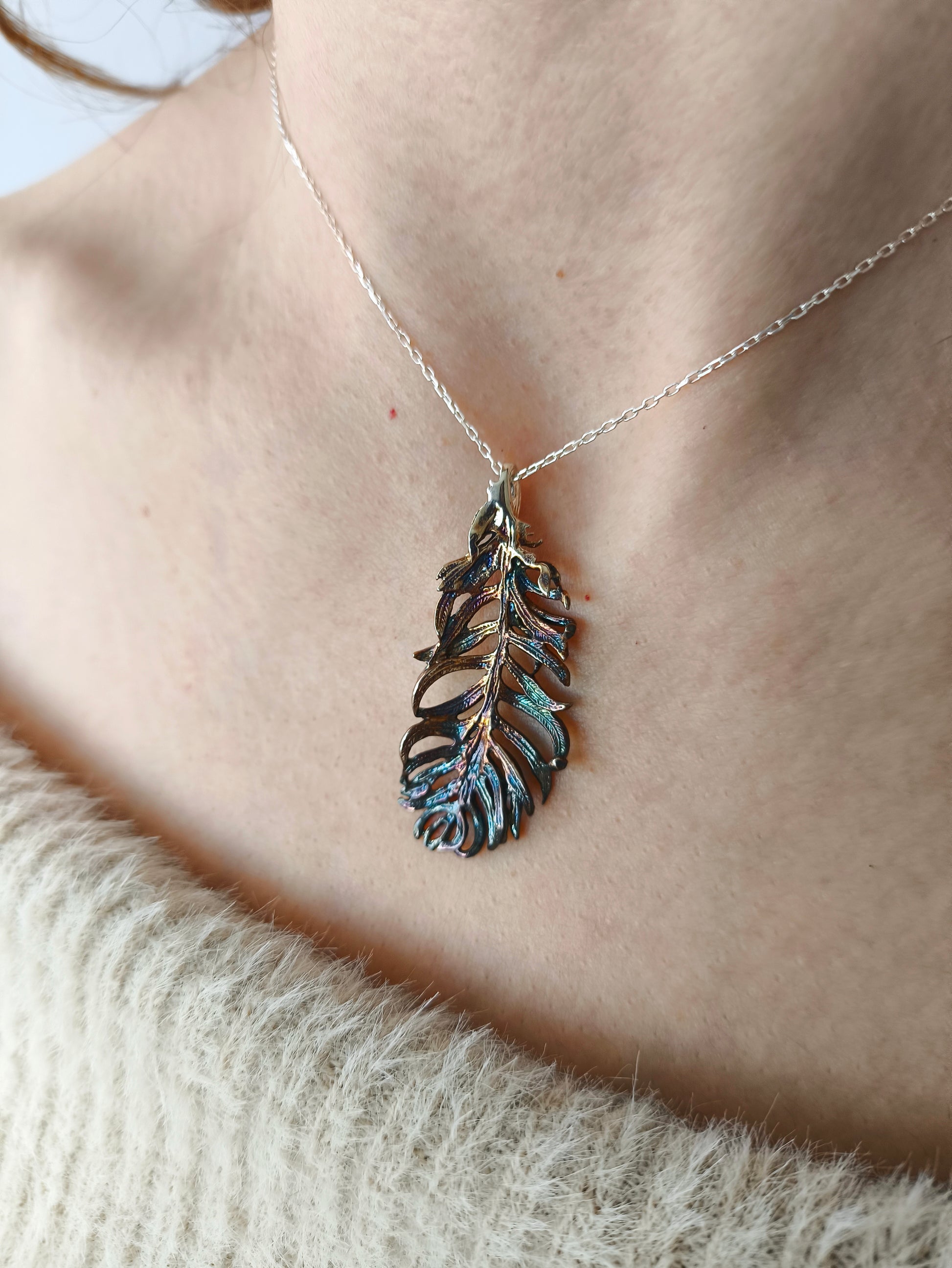 yaprak kolye – 925 ayar gümüş doğayla uyum ve topraklanma sembollü tasarım