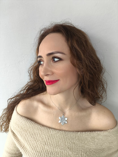 6 yapraklı çiçek kolye – 925 ayar gümüş spiritüel denge ve merkezlenme sembol