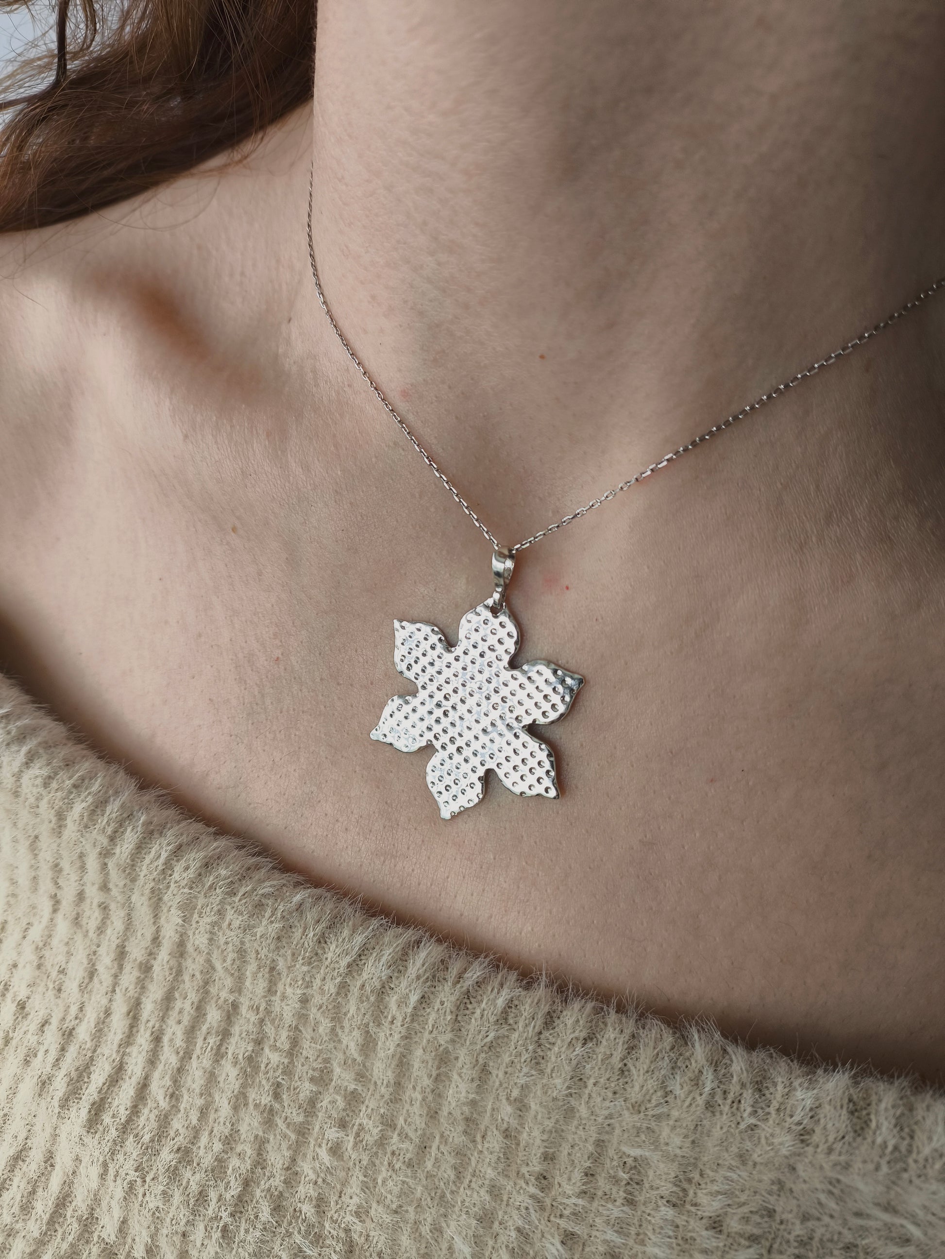 6 yapraklı çiçek kolye – 925 ayar gümüş spiritüel denge ve merkezlenme sembol